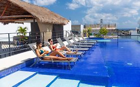 Sunday Hotel 52, Playa Del Carmen